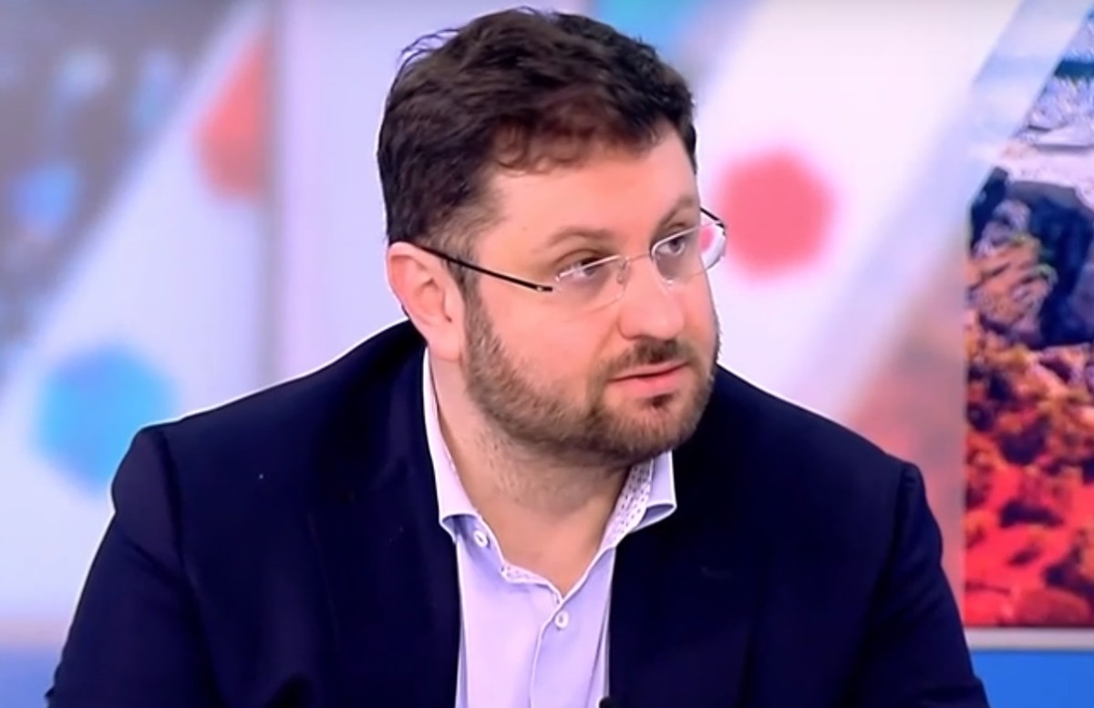 Ζαχαριάδης: Δεν αμφισβητούμε την ηγεσία, αλλά εκλέξαμε πρόεδρο όχι μονάρχη