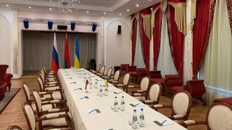 Στρωμένο το τραπέζι των διαπραγματεύσεων Ρωσίας- Ουκρανίας στη Λευκορωσία (photo)
