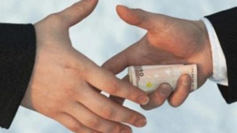 Συνελήφθη αντιδήμαρχος που εκβίαζε για φακελάκι