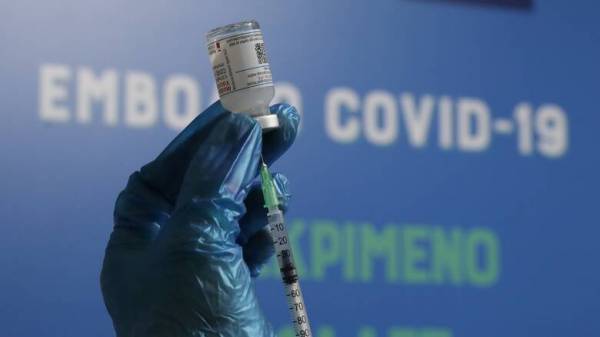 Άνοιξε η πλατφόρμα για τους 35-39 με όλα τα εμβόλια
