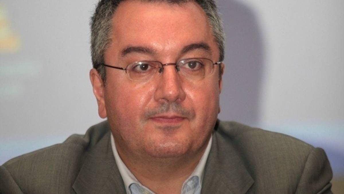 Μόσιαλος: Πέντε προϋποθέσεις για πιο επιτυχημένη διαχείριση της πανδημίας