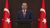 Επιμένει για έκδοση των 8 αξιωματικών η Τουρκία