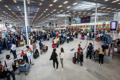 Χάος στα ευρωπαϊκά αεροδρόμια- Πώς θα αποζημιωθούν οι επιβάτες