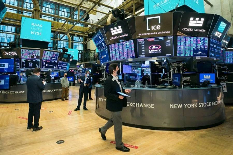 Προς νέο τριπλό ρεκόρ οδεύει η Wall Street