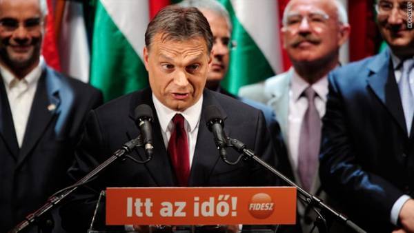 Δώδεκα κόμματα του ΕΛΚ σε εκστρατεία αποκλεισμού του Όρμπαν