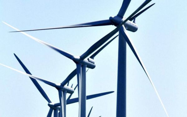 Τροπολογία για υβριδικούς σταθμούς σε νησιά: Πώς αντιδρά η αγορά