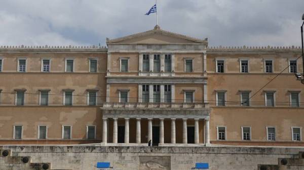 Ένα θετικό τεστ στη Βουλή στα 230 που έγιναν σήμερα