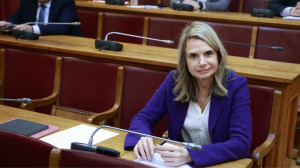Αποστολάκη: Αντιπερισπασμός κατώτερος των περιστάσεων η τροπολογία για τον Άγνωστο Στρατιώτη