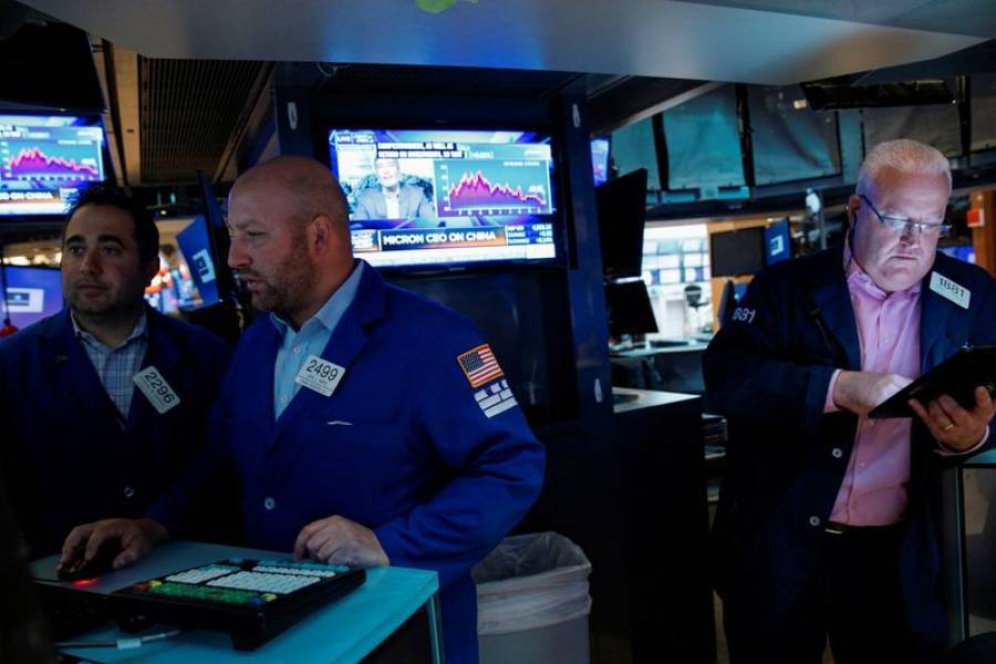 «Διόρθωσε» η Wall Street με «βαρίδια» πληθωρισμό και τεχνολογία
