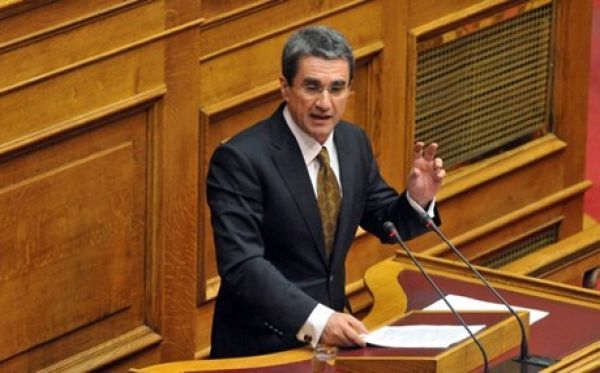 Λοβέρδος: "10 χιλ. προσλήψεις μόνιμων εκπαιδευτικών τον Δεκέμβριο εάν ανατρέψουμε τον κανόνα 1 προς 10"