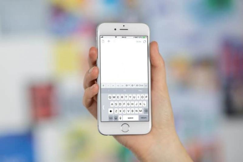 iPhone: Πώς να ενεργοποιήσετε το πληκτρολόγιο για ένα χέρι