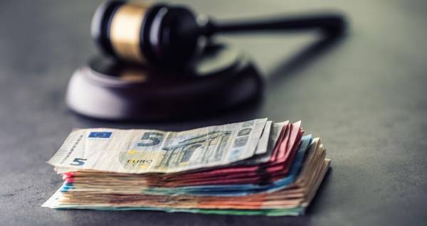 Οι δικηγόροι εισηγούνται παράταση της αποχής από πλειστηριασμούς