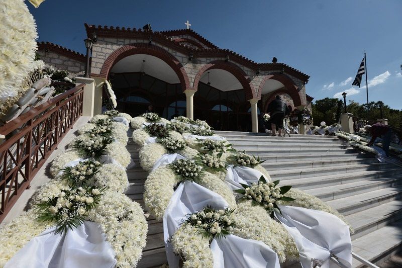 Παρουσία πλήθους κόσμου το τελευταίο αντίο στον Μιχάλη Ζαφειρόπουλο