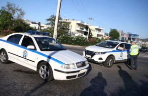 Σύλληψη 55χρονου στο Ελευθέριος Βενιζέλος με ναρκωτικά κρυμμένα σε γαρίδες