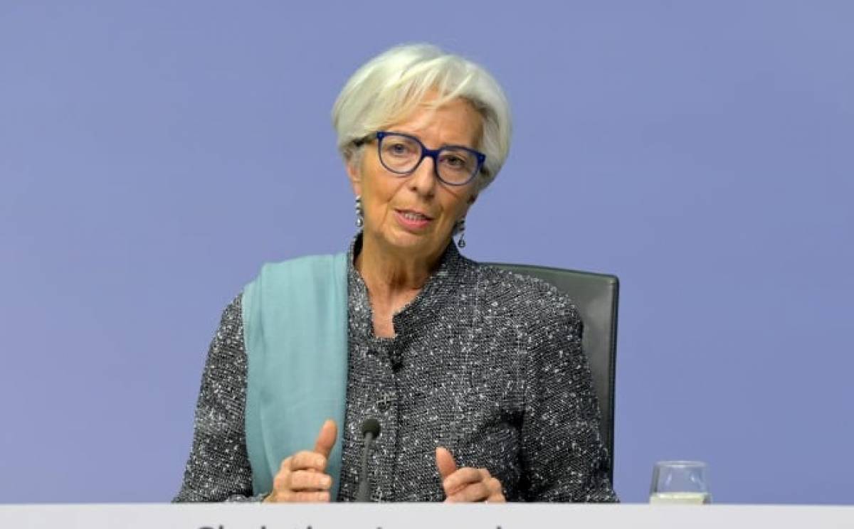 Λαγκάρντ: Η οικονομία της ευρωζώνης ανακάμπτει-Μείωση του πληθωρισμού το 2022