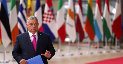 Κομισιόν: Προτείνει «πάγωμα» εκταμίευσης κονδυλίων στην Ουγγαρία για διαφθορά-Η απάντηση