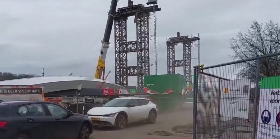 Ολλανδία: Κατέρρευσε γέφυρα υπό κατασκευή-Δύο νεκροί και δύο τραυματίες (video)