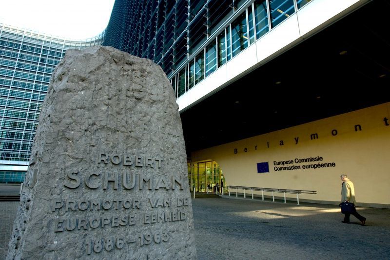 «Πράσινο» από Κομισιόν: Το απόγευμα εγκρίνεται η εκταμίευση της υποδόσης