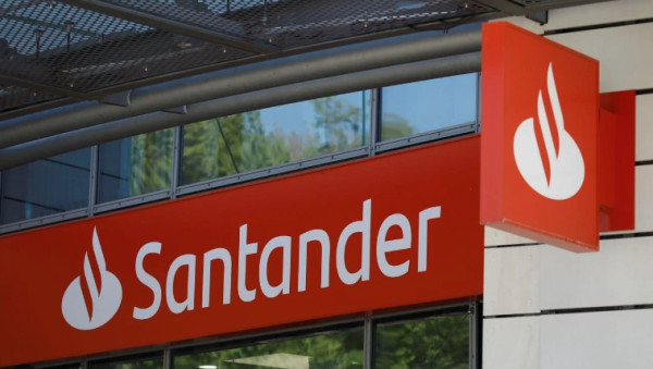 Santander: Είδε αύξηση 14% στα καθαρά κέρδη της το 2024