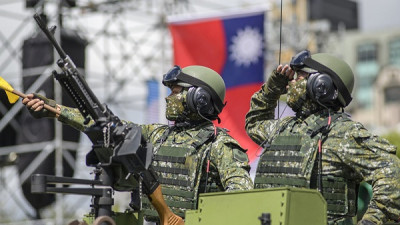 Ταϊβάν: Τριπλασιάζεται η διάρκεια της στρατιωτικής θητείας από το 2024