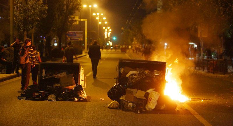 Πεδίο μάχης και πάλι το κέντρο της Αθήνας-Μολότοφ και προσαγωγές