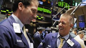 Νωθρό ξεκίνημα στη Wall Street-Στο επίκεντρο το πακέτο τόνωσης