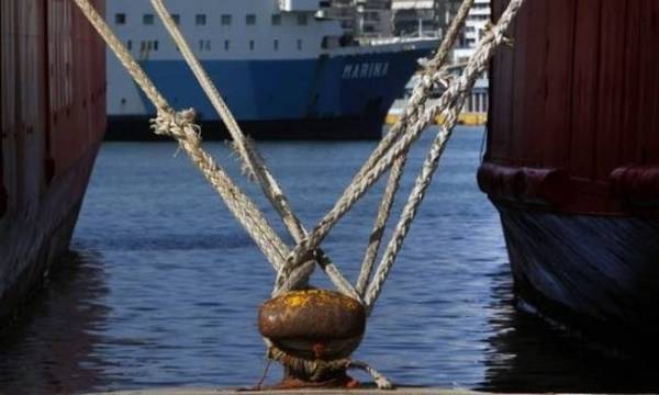 Δεμένα τα πλοία στα λιμάνια στις 3 Σεπτεμβρίου