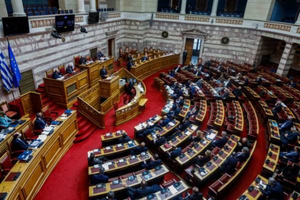 Ψηφίστηκε ο συμπληρωματικός προϋπολογισμός- «Ναι» από ΝΔ, ΚΙΝΑΛ, Ελληνική Λύση