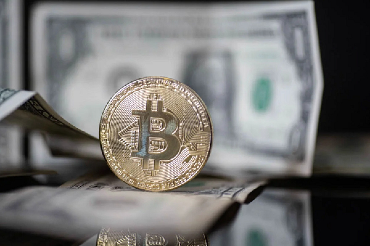 «Παλεύει» να μείνει πάνω από τα $30.000 το bitcoin