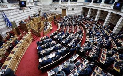 Συνεπιμέλεια: Πέρασε με 156 ψήφους- Καταψήφισαν Γιαννάκου, Κεφαλογιάννη