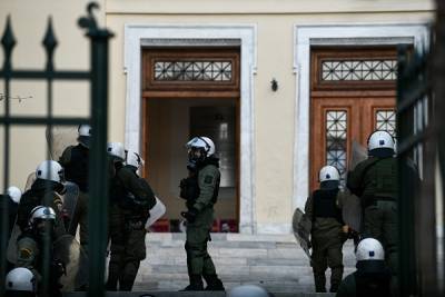 Επεισόδια στην ΑΣΟΕΕ: Επενέβη η Αστυνομία- Έξι συλλήψεις