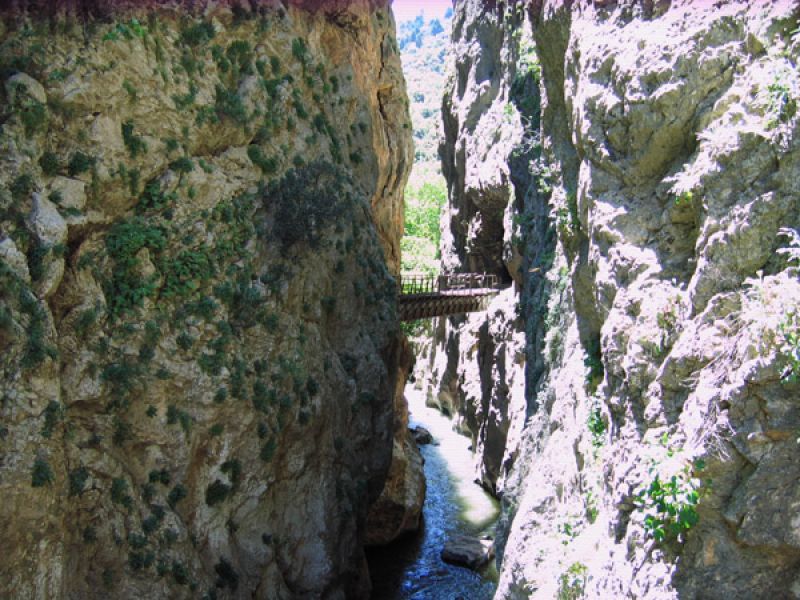 Τραγωδία: Νεκρός ο 9χρονος που αγνοούνταν στο φαράγγι του Βουραϊκού