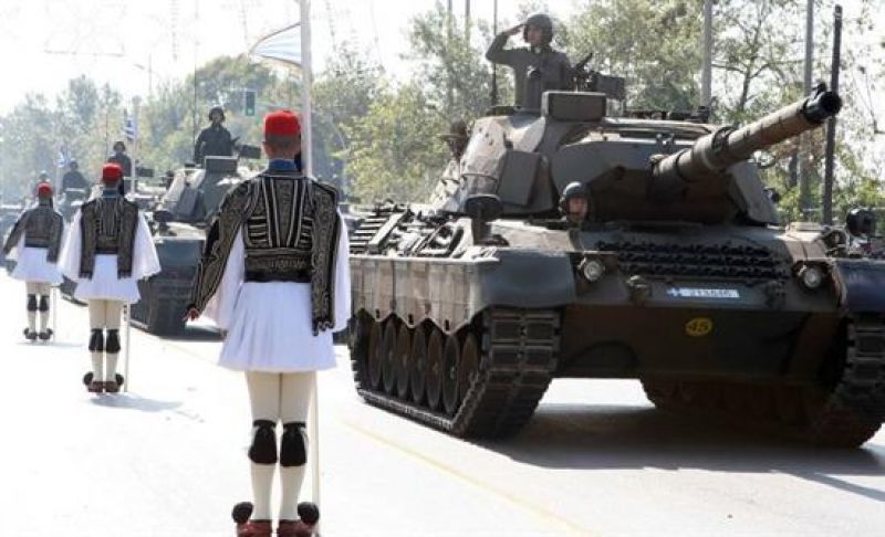 Παρέλαση με μηχανοκίνητα τμήματα, αεροσκάφη &amp; ελικόπτερα- "Εξαιρετικά χαμηλό το κόστος", λέει το ΓΕΕΘΑ