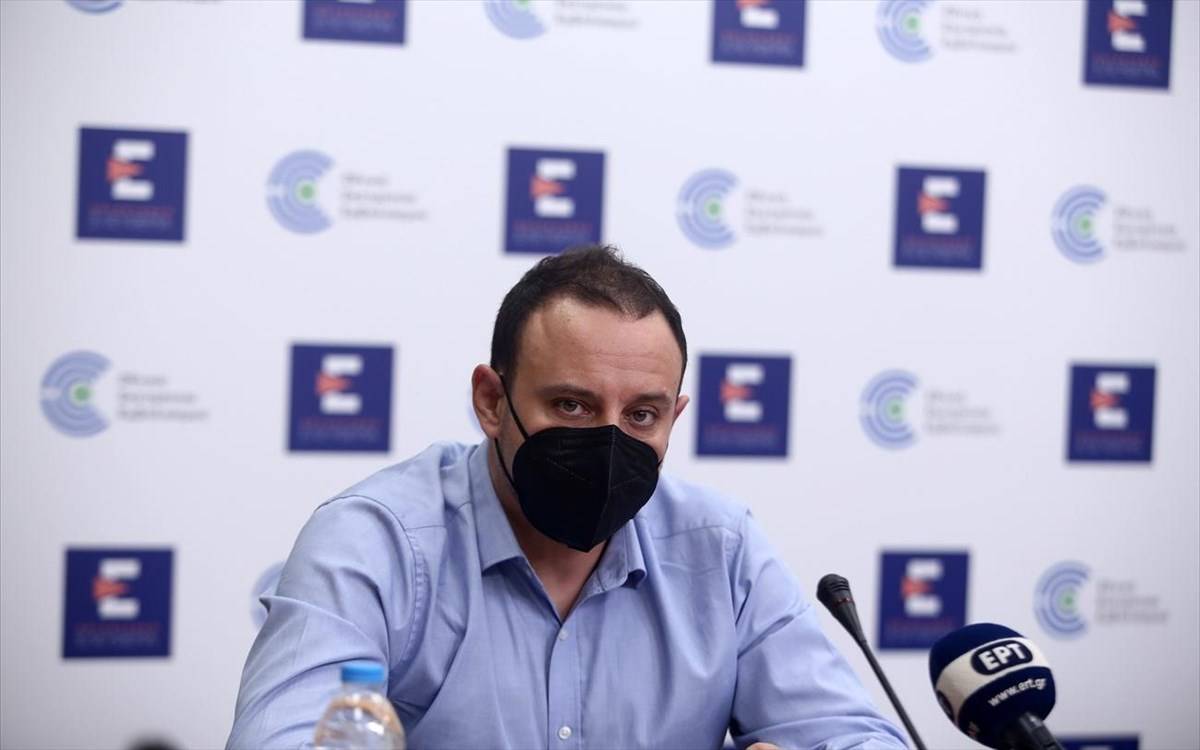 Μαγιορκίνης: Πιθανή αποκλιμάκωση της Όμικρον εντός Ιανουαρίου