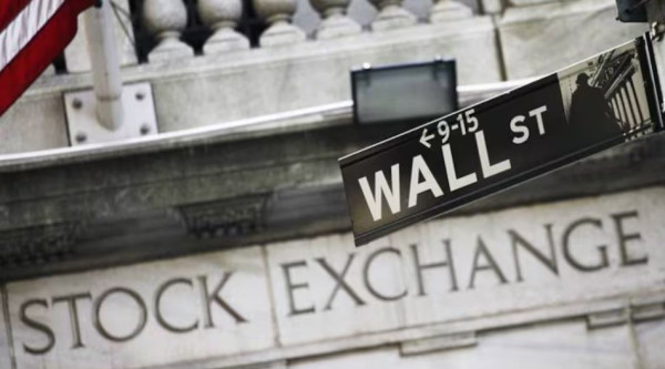 Wall Street: «Ανάσα» μετά το τριήμερο πτωτικό σερί ελέω Τραμπ