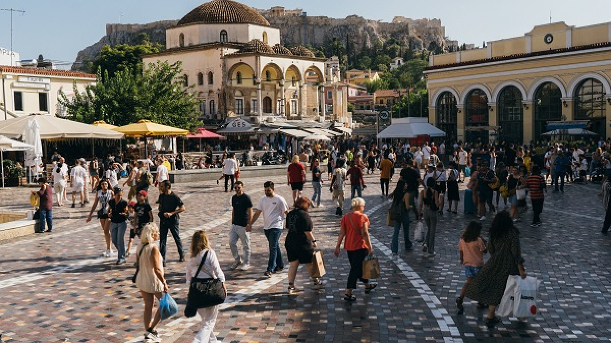 FT: Το ελληνικό παράδοξο- Ισχυρή ανάπτυξη, αλλά οι πολίτες φτωχαίνουν