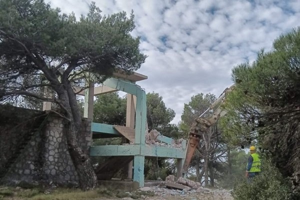Από την Αττική ξεκίνησε το μεγάλο πρόγραμμα κατεδαφίσεων αυθαιρέτων