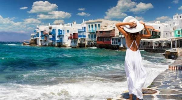 Το θέμα δεν είναι αν οι τουρίστες εμπιστεύονται την Ελλάδα, αλλά το αντίστροφο