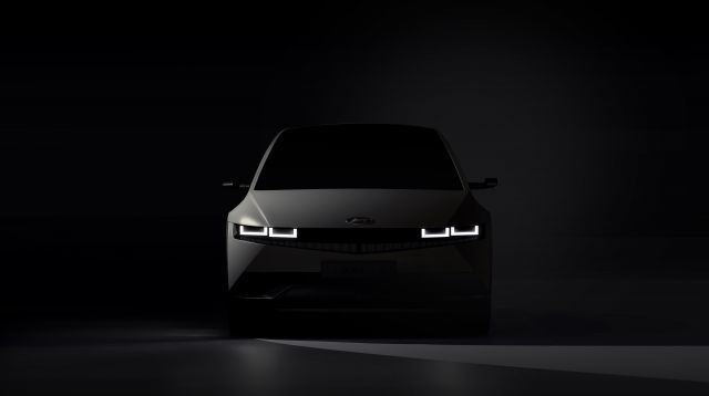 Η Hyundai παρουσίασε τις πρώτες teaser φωτογραφίες του επερχόμενου IONIQ 5 CUV