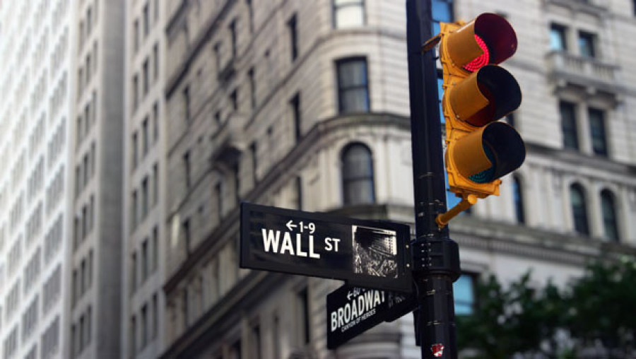 Wall Street: Πρώτο σερί τρίμηνων απωλειών από το 2020