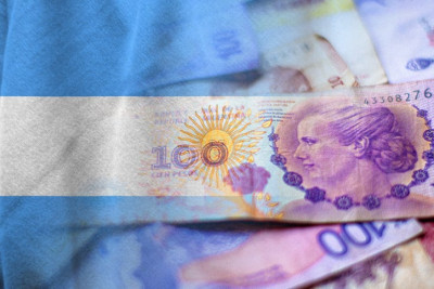 Στα ύψη τα επιτόκια στην Αργεντινή-Σε ιστορικό χαμηλό το πέσο