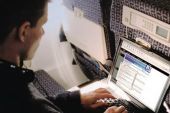 Αερομεταφορές: Ανοιχτό παράθυρο για surfing στο internet και στον "αέρα"