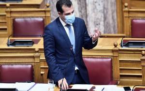 Πλεύρης: Σε αναστολή εργασίας 3.000 νοσηλευτές και 600 γιατροί