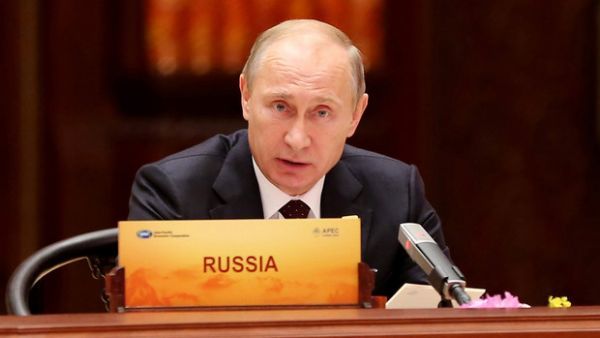 Ο Πούτιν προετοιμάζει τη Ρωσία για μια καταστροφική πτώση της τιμής του πετρελαίου