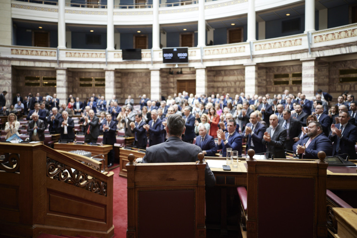 Βουλή: Νέα ερώτηση 11 «γαλάζιων» βουλευτών προς τρεις υπουργούς