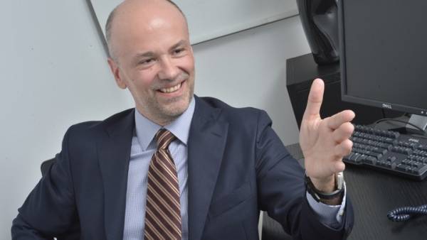 Εθνικό σχέδιο ανασυγκρότησης της οικονομίας ζητά ο Ρέτσος
