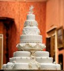 7.500$ πουλήθηκε κομμάτι της γαμήλιας τούρτας του Ουίλιαμ και της Κέιτ