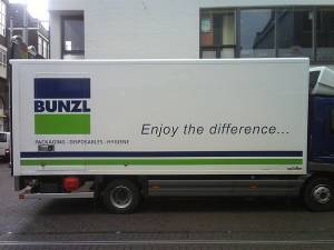 Αυξημένα κέρδη στο πρώτο εξάμηνο για τη Bunzl