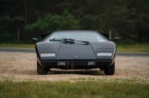 Μια Lamborghini Countach «να την πιεις στο ποτήρι»