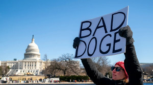 «Φρένο» στο DOGE για δύο εβδομάδες σύμφωνα με δικαστική απόφαση